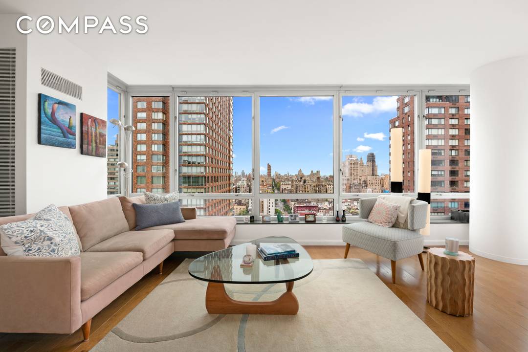 150 Columbus Avenue, 22F Lincoln Square Welcome to Residence 22F at One Lincoln Square, a beautifully designed two bedroom, two and a half bathroom condominium offering elegant finishes, sweeping city ...