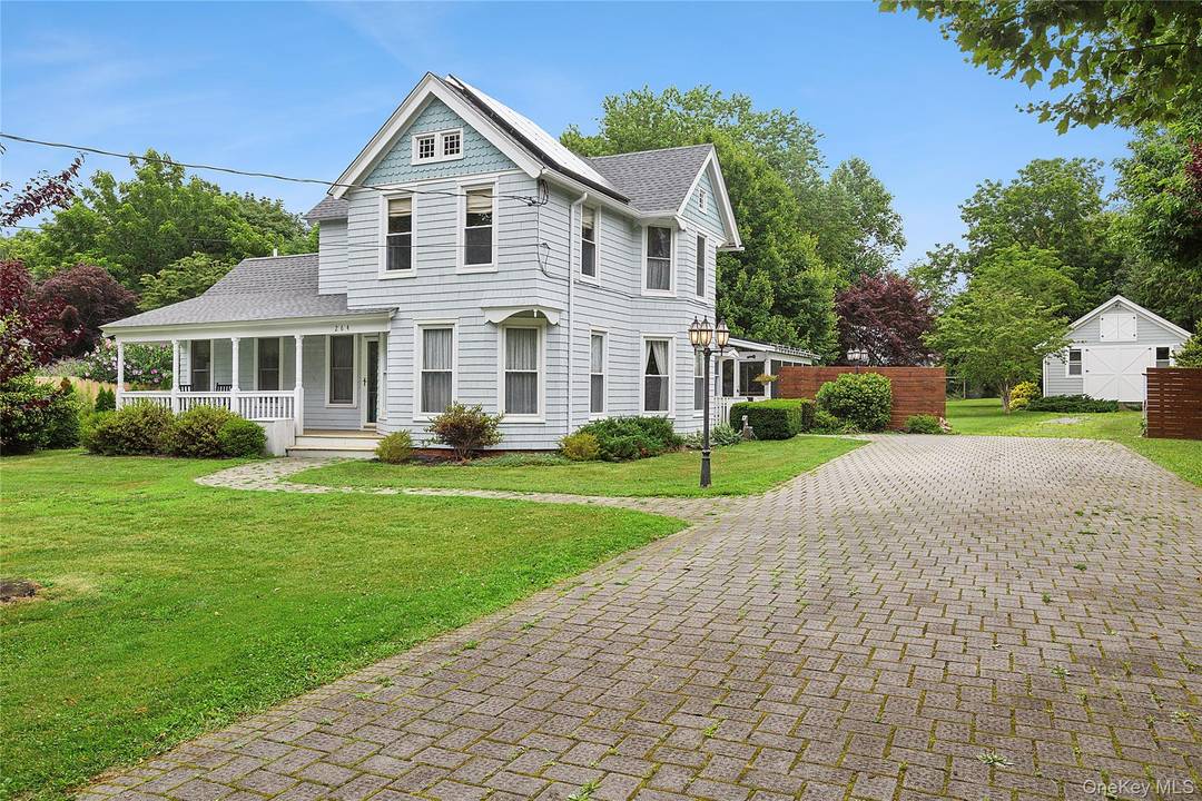 Welcome to 264 Washington Avenue in the Heart of the Village of Jamesport on the North Fork of Long Island.