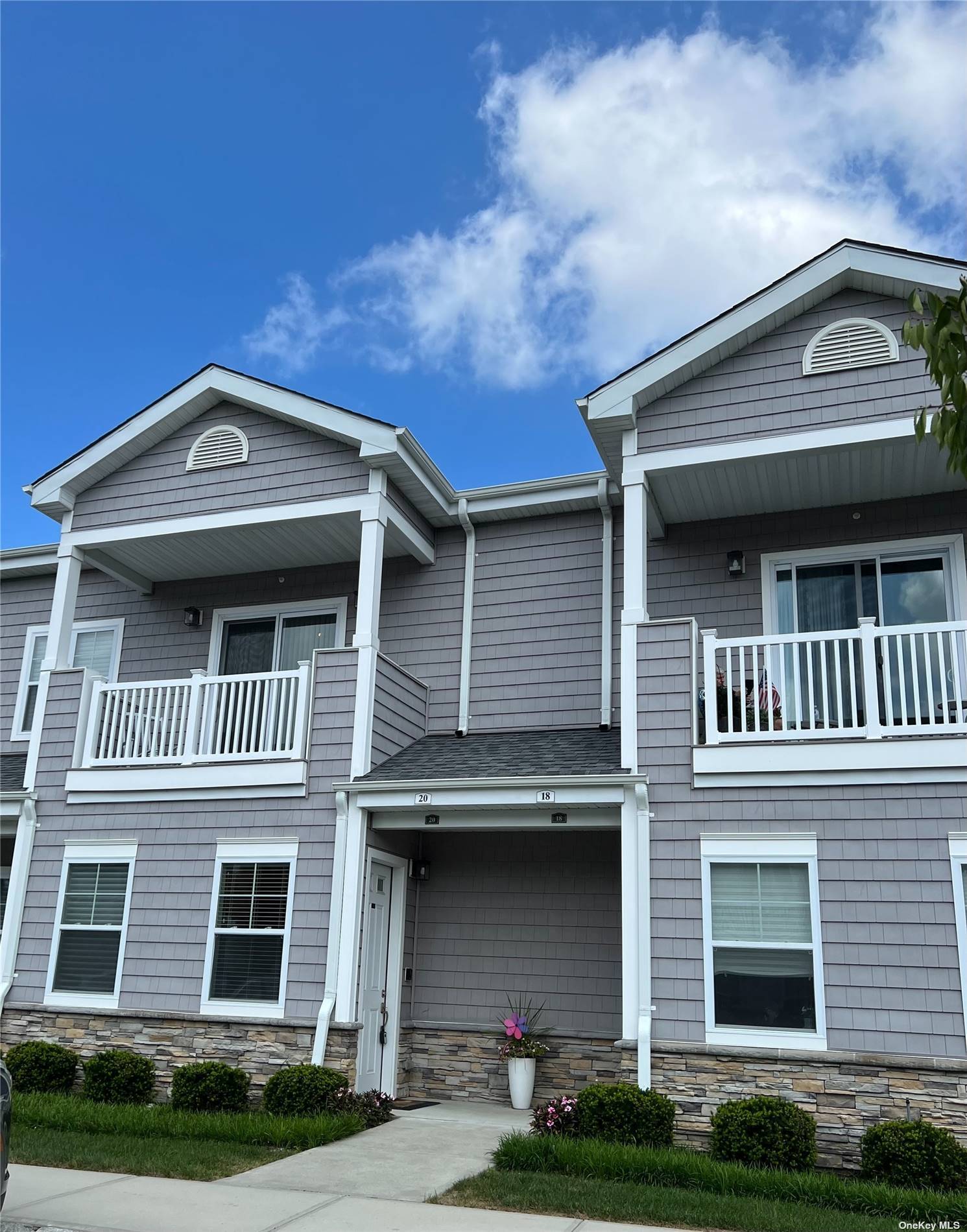Welcome to The Seasons at Elwood an active lifestyle community offering resort style living for the Over 55 and Better crowd !