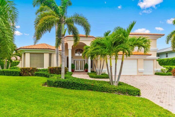 Deep Waterfront Gem out of the flood zone !