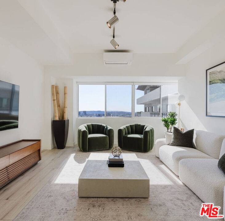 1155 N La Cienega Blvd 1BR Sunset Strip La
