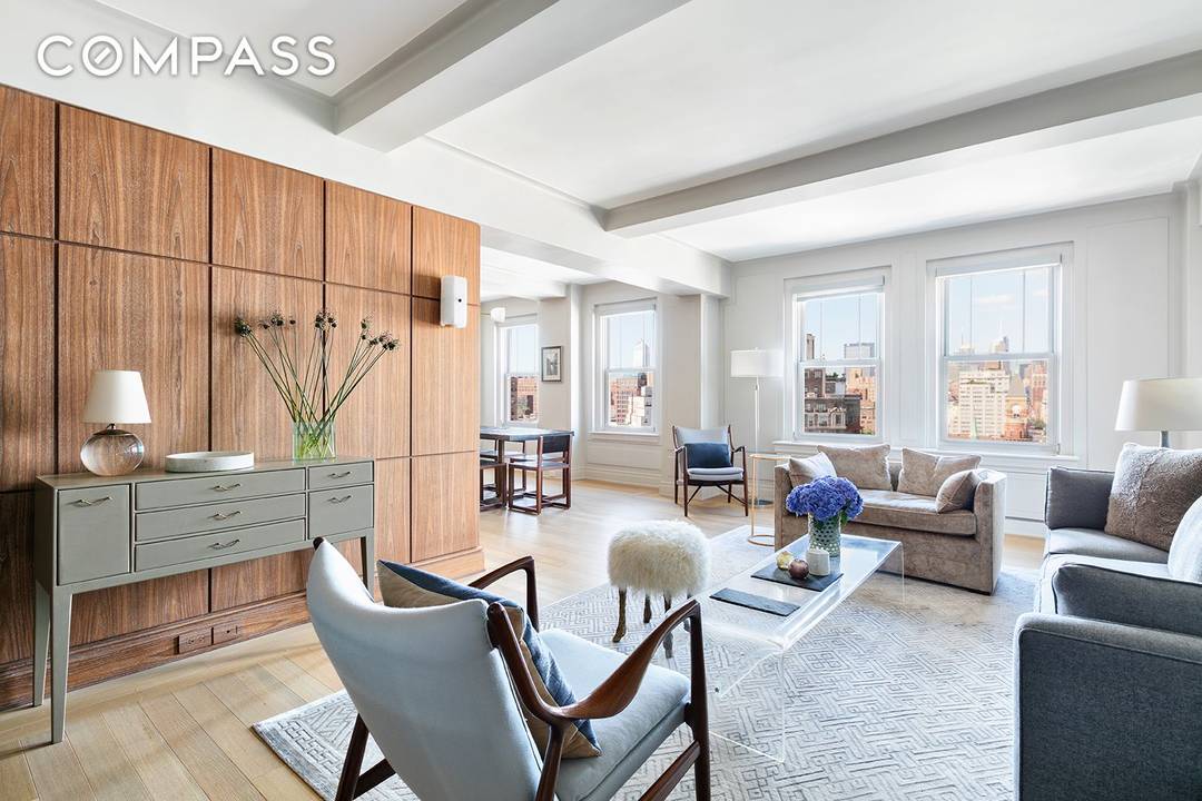 Perched atop The Waverly, this high floor apartment is flooded with light and enjoys spectacular open views.