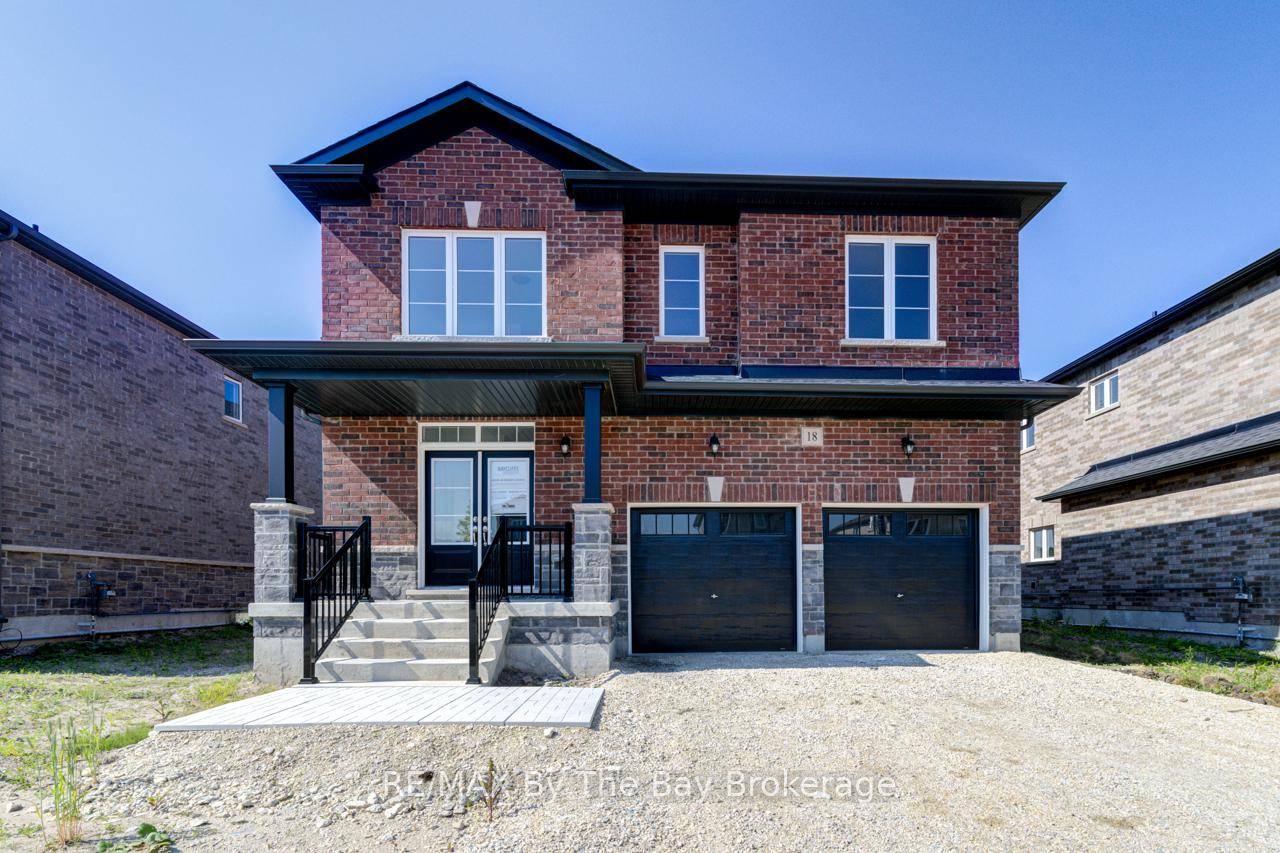 Located in The Villas of Upper Wasaga, this 2, 762 sq.