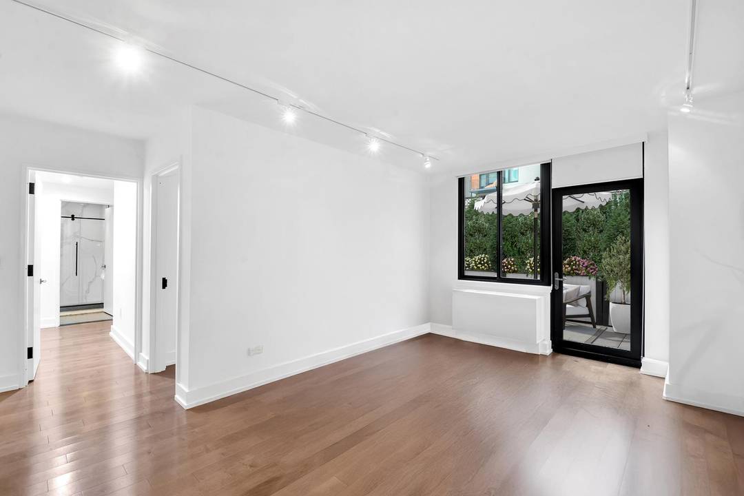 Exceptional Investment Opportunity Future Possession at 199 Bowery, Apt 2D Nestled in the stylish heart of Nolita, Apartment 2D at 199 Bowery offers a rare and highly desirable investment opportunity ...