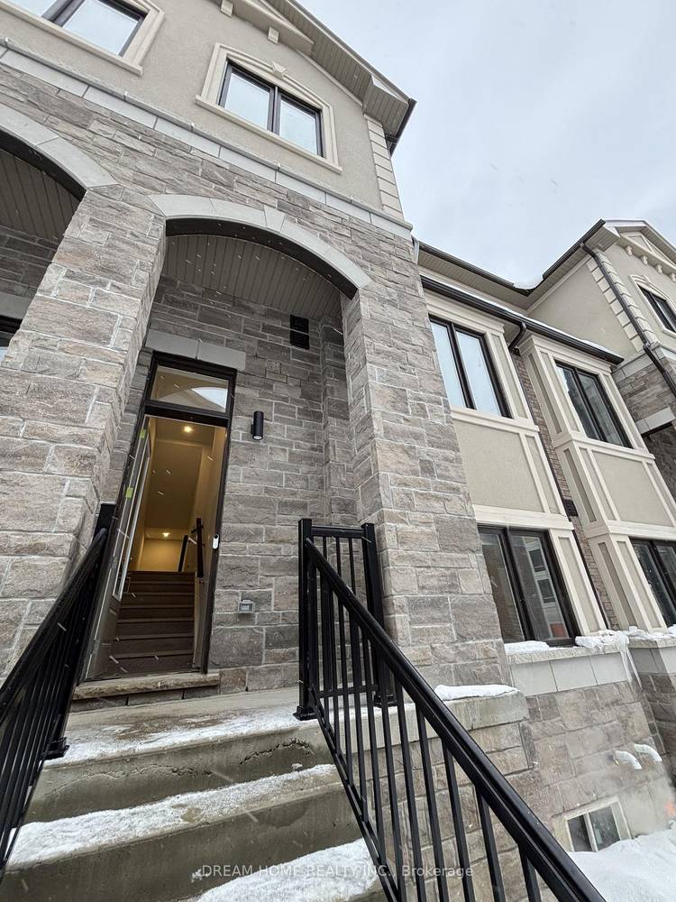 Welcome to this brand new, never lived in luxury townhouse in the heart of Richmond Hill.