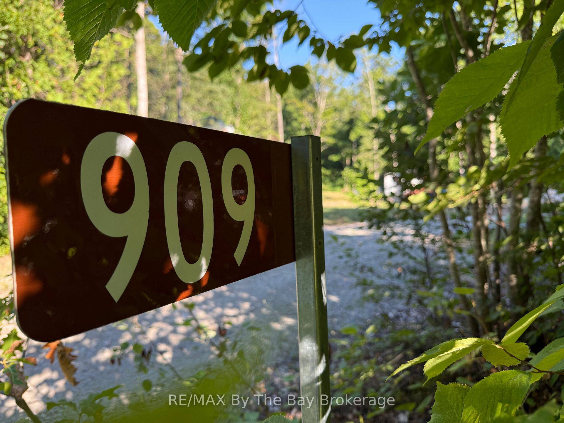 What an incredible opportunity to create your dream home or cottage !