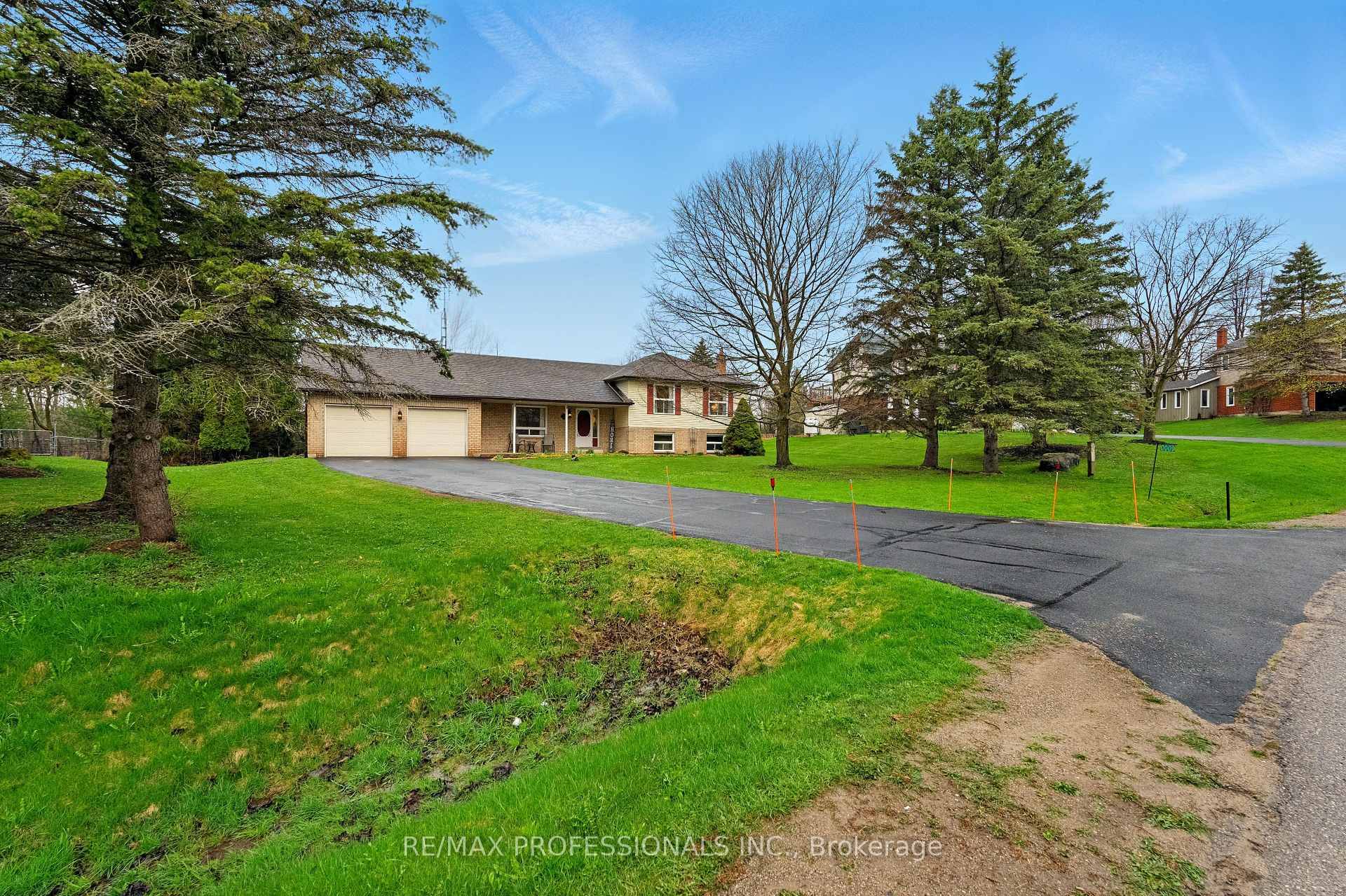 SEE VIRTUAL TOUR ! ! ! Welcome to Country Living in Erin !