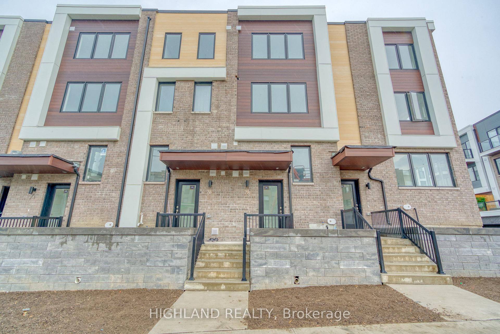 Luxury 4 Bedrooms amp ; 3 Washrooms Townhouse 20K Builder Upgrades Located Right Beside 300 Acre Downsview Park.