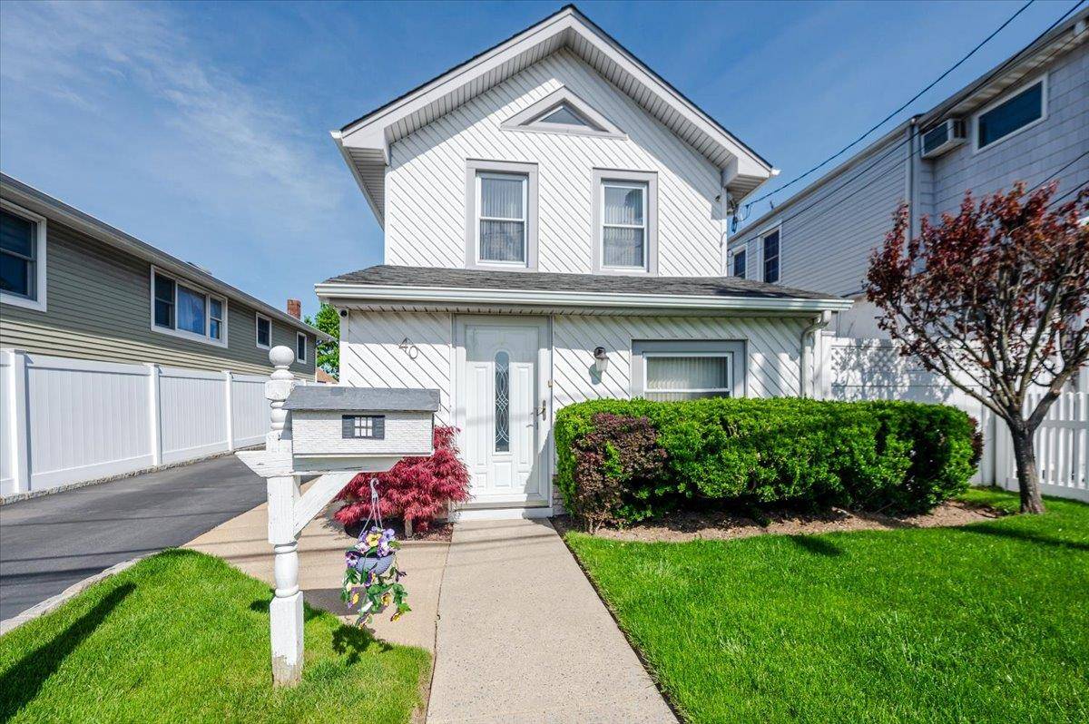 Move in ready to this 4 bed 1.