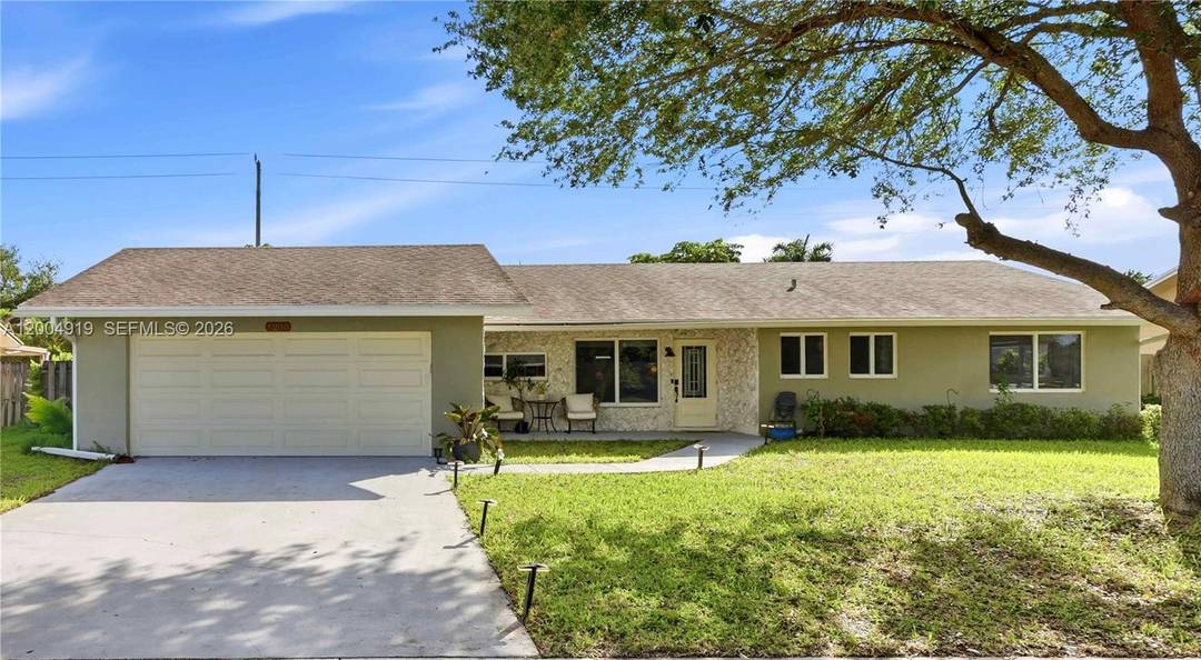 WELCOME TO THIS CHARMING 3 BEDROOM, 2 BATH HOME LOCATED IN THE HIGHLY DESIRABLE SOUTH SHORE NEIGHBORHOOD OF WELLINGTON WITH NO HOA AND SITUATED ON AN OVERSIZED 8, 799 SQ ...