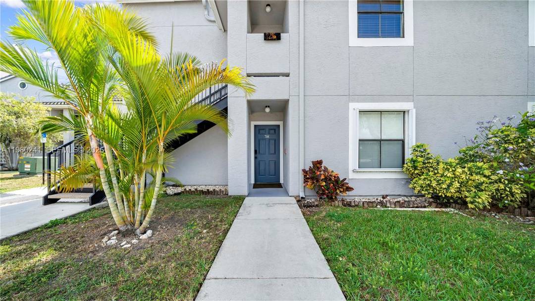 Welcome to this beautiful 2 bedroom, 2 bathroom corner unit located in the gated community of Coral Club Garden Villas in The Hammocks area of Kendall.