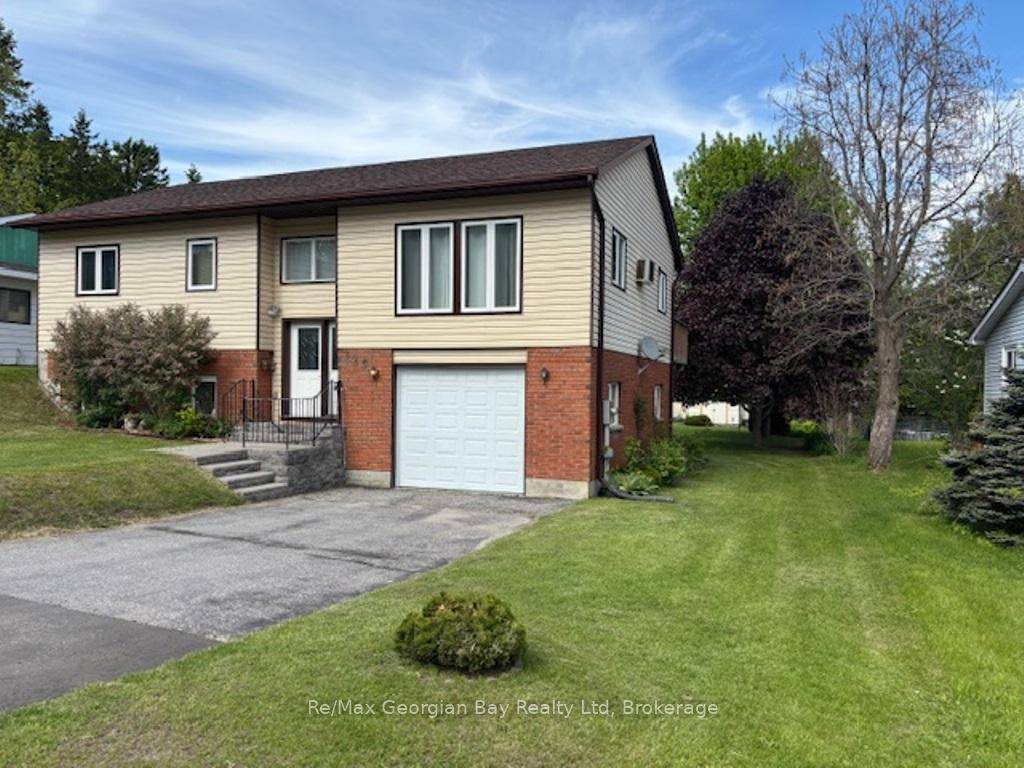 We are pleased to offer this outstanding custom built home with a total living area of over 1, 600 square feet.