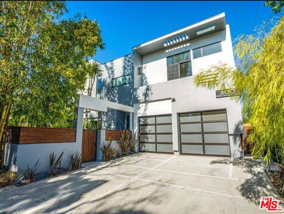 800  N Harper Ave 3BR Hollywood Hills East La