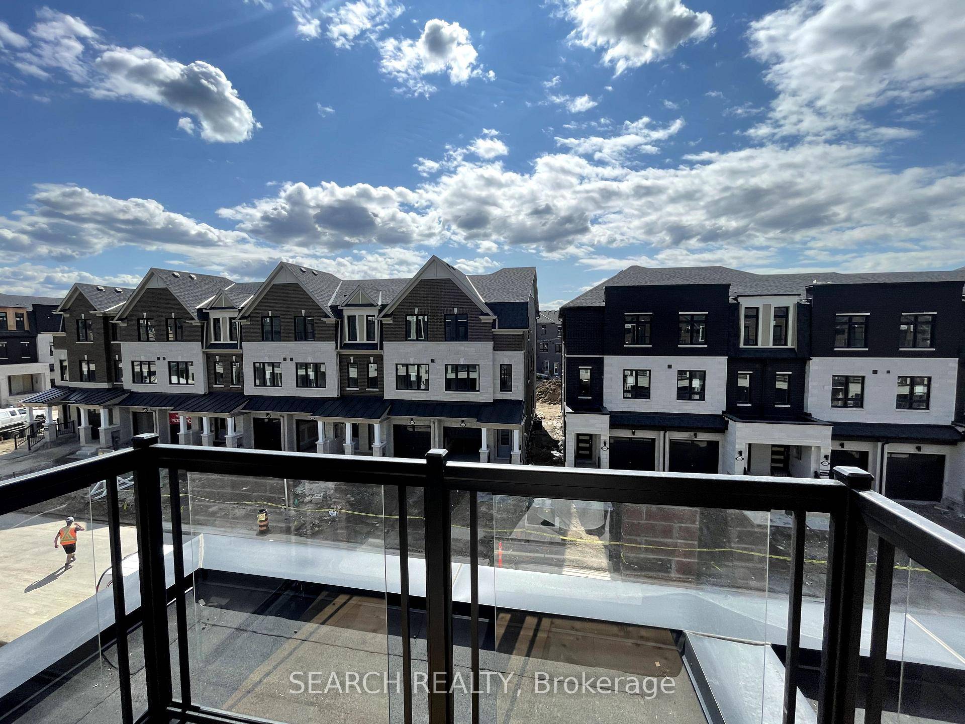 Brand new townhouse in Mississaugas Heartland.