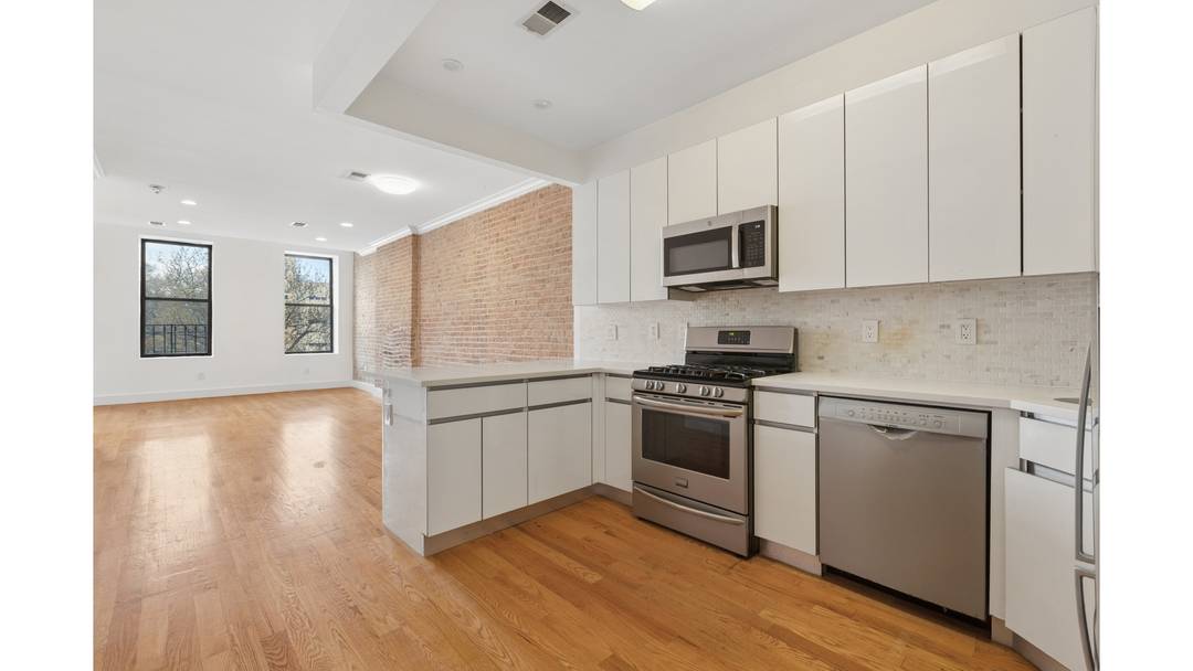 Experience loft like living in an elegant boutique brownstone at 506 East 119th Street.