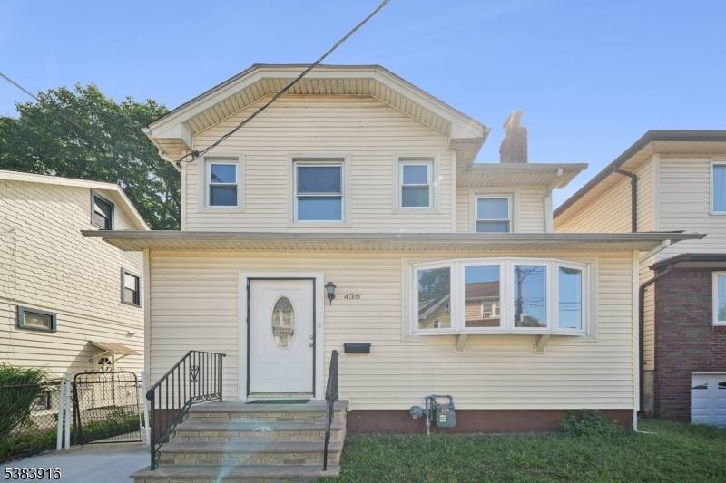 Perfect Starter Home in Belleville !