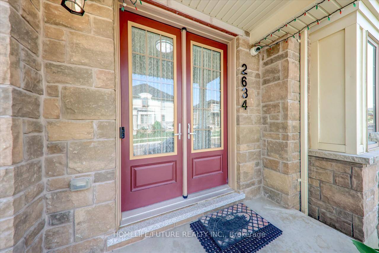 Newly Build 4 Bedroom With 4 Bathroom Home Main And Second Floor Only For Lease Is Immaculate amp ; Full Of Upgrade With Bricks And Stone Exterior !