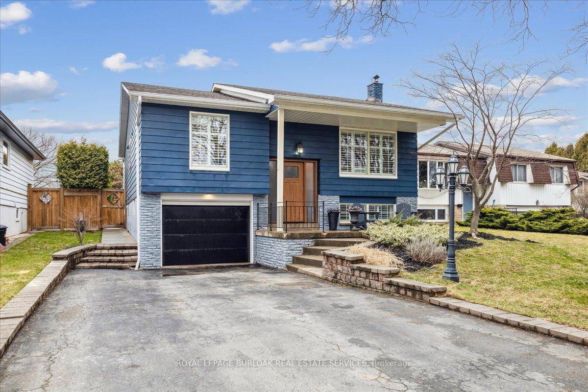 Stylish, spacious amp ; move in ready welcome to 692 Catalina Cres in Burlington's desirable Longmoor neighbourhood.