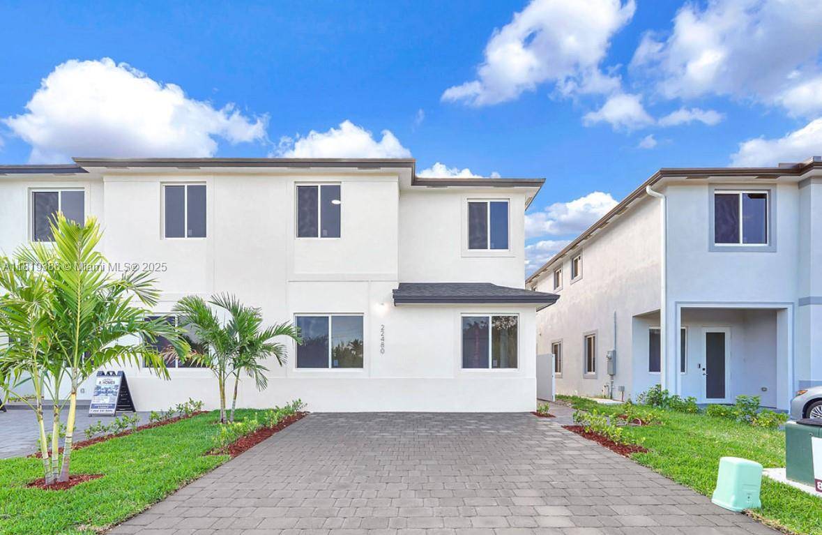 New construction of 30 townhouses, 5 bedrooms and 4 bathrooms, one bedroom and full bathroom downstairs.