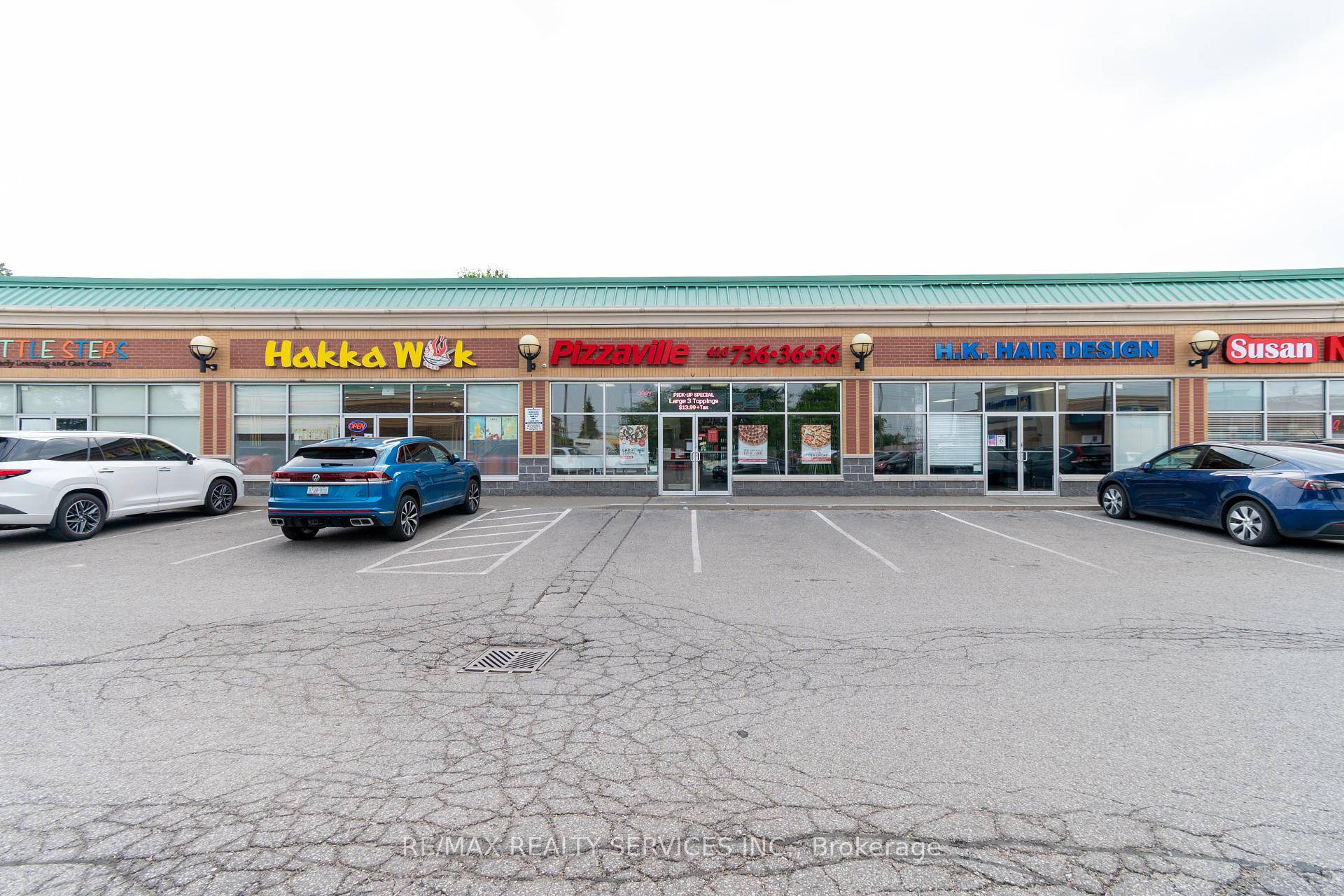 Dont miss this incredible opportunity to own a well established and renowned Pizzaville franchise in the heart of York Region.