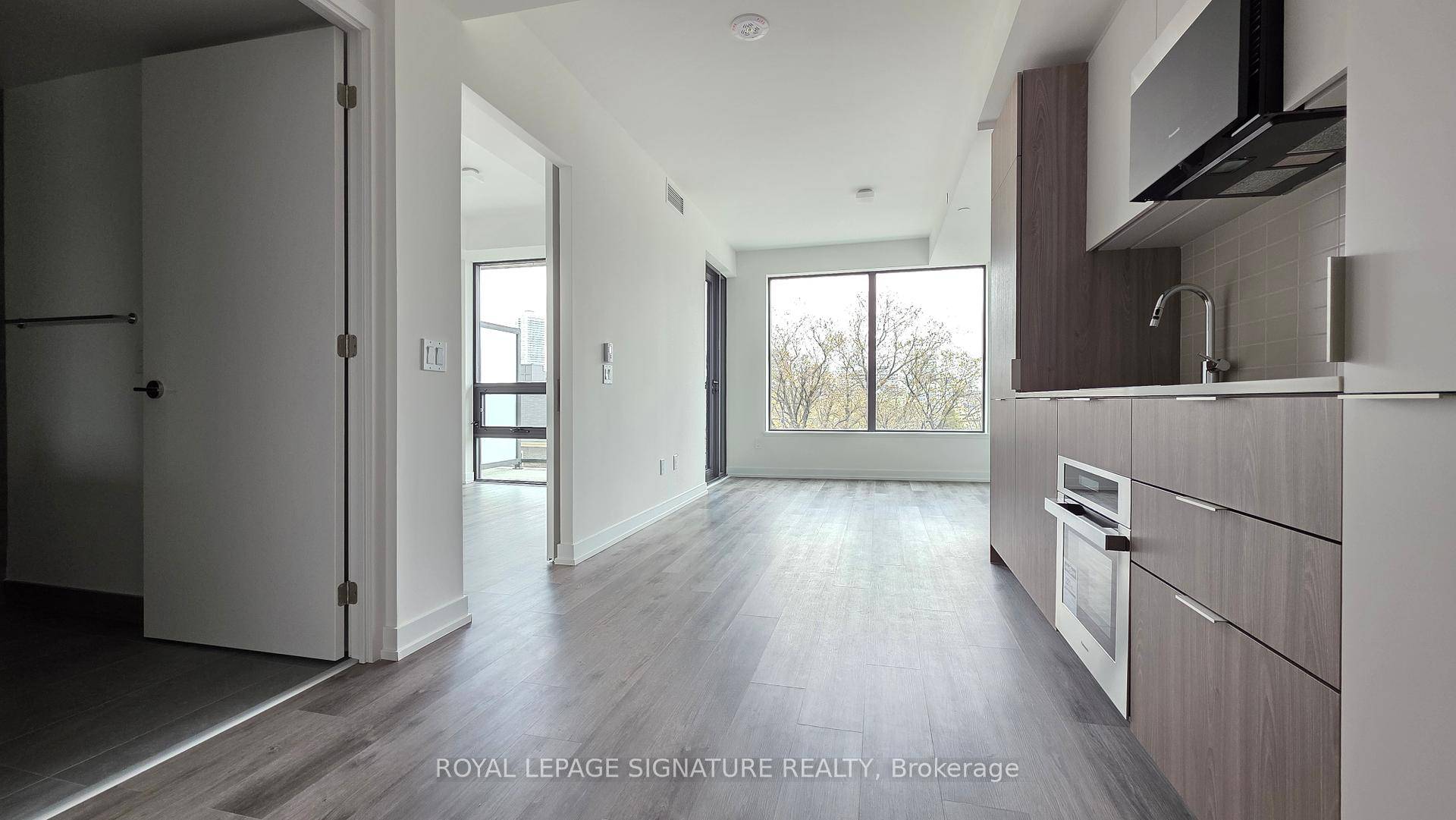 Experience true urban living in the heart of Toronto's vibrant Corktown at 28 Eastern, the newest addition to this trendy neighborhood.