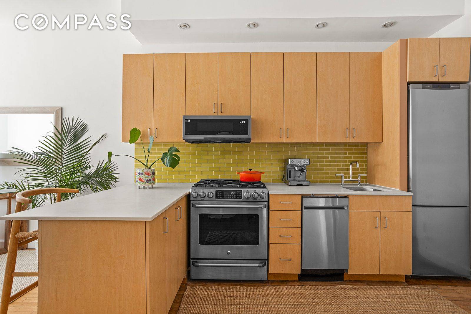 Nestled in one of Manhattan s most sought after neighborhoods, this charming 1 bedroom apartment offers a perfect blend of quiet sophistication and modern comfort.