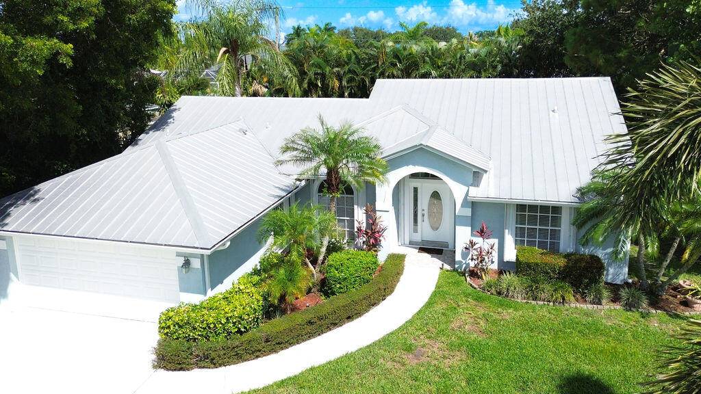 Tropical 3 2 2 Pool Home in Prime Location.