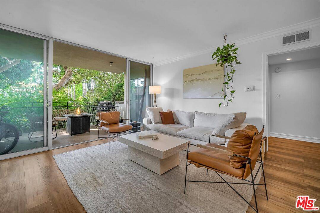289  S BARRINGTON AVE Brentwood LA