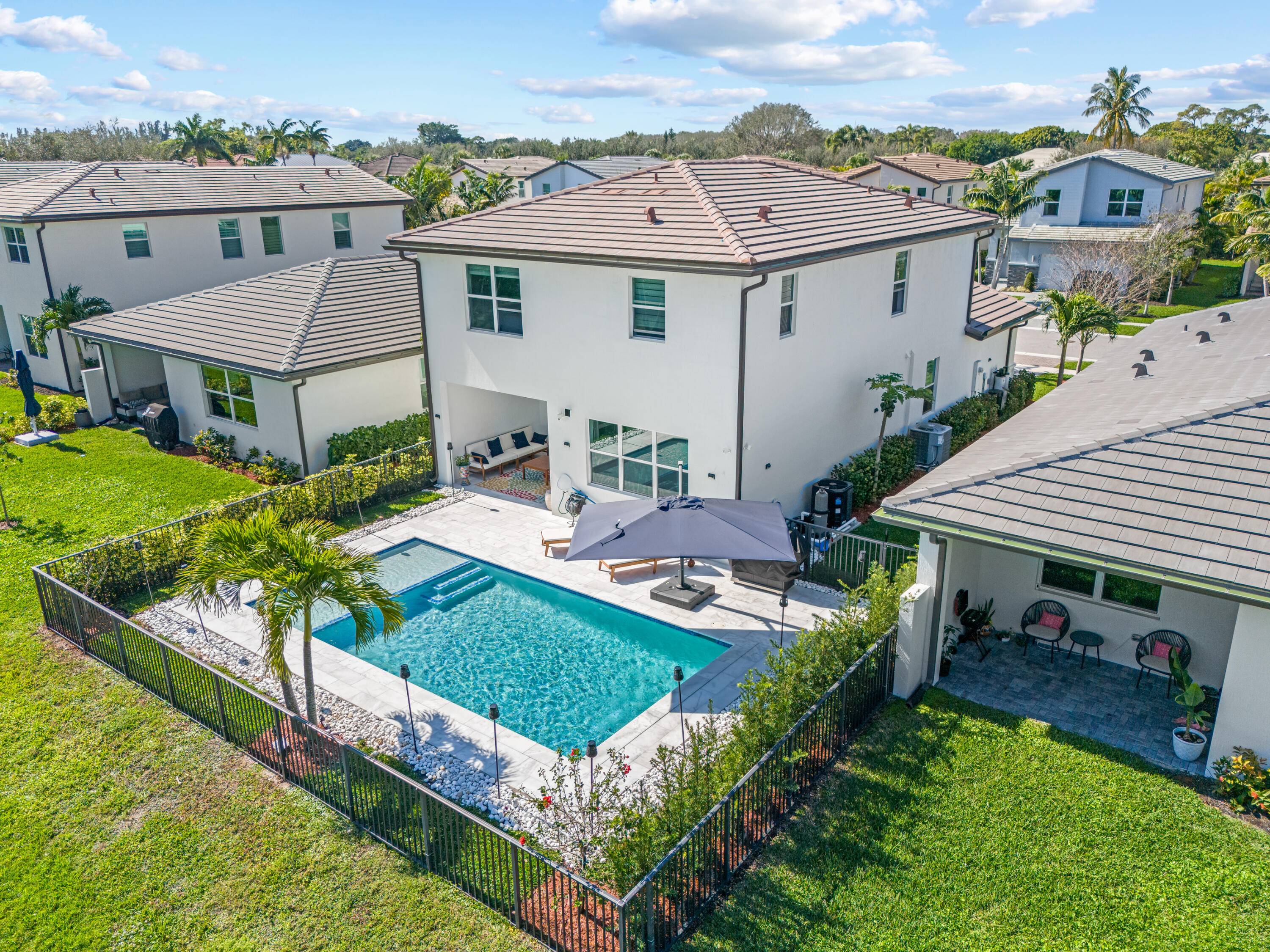 Key Features Salt water Heated Pool Impact Windows Motorized Blinds Whole House Water Purification System Purifies and softens water throughout the home and pool.