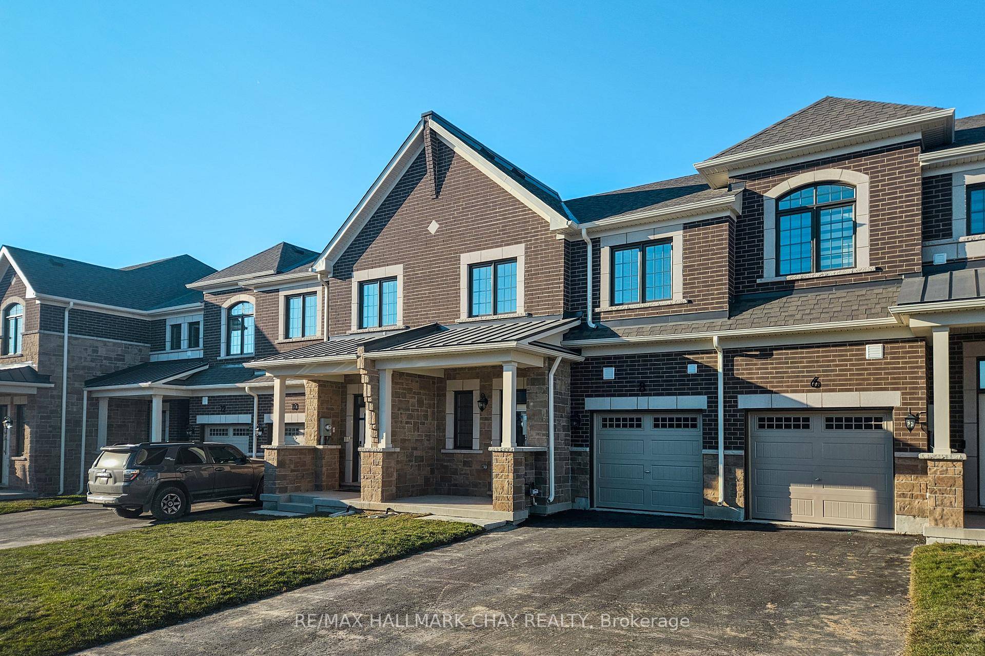 Brand New Luxury Townhouse For Lease In Prestigious Barrie South !
