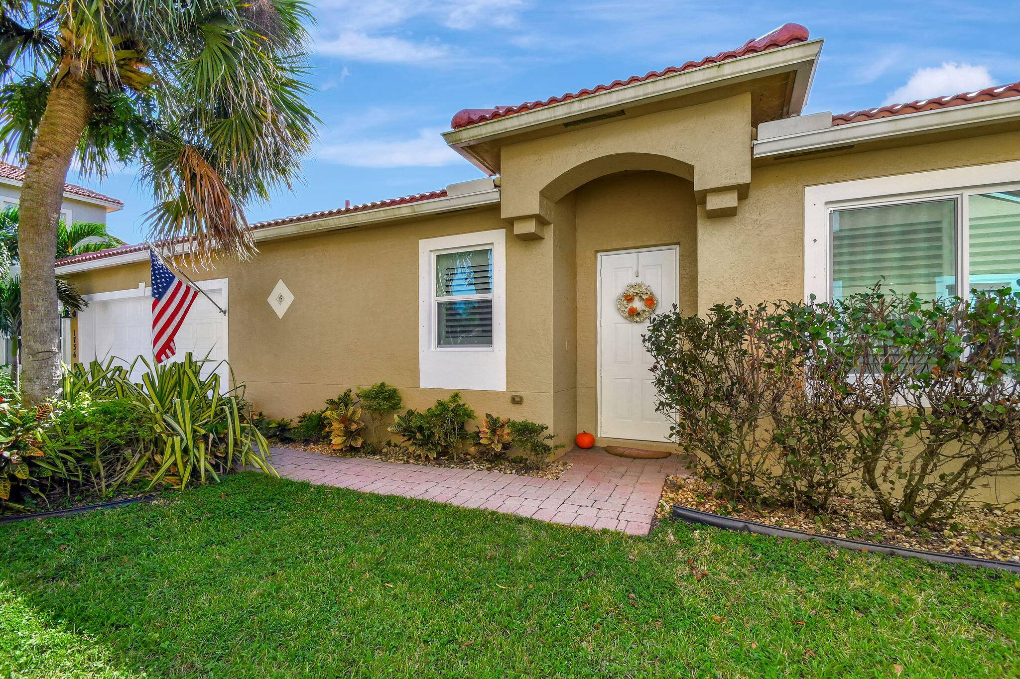 METICULOUS REMODELED WATERFONT OASIS !