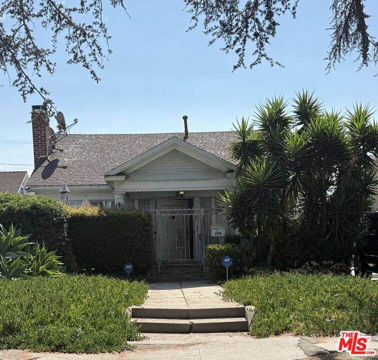 206  N Hobart Blvd 4BR Mid Wilshire La