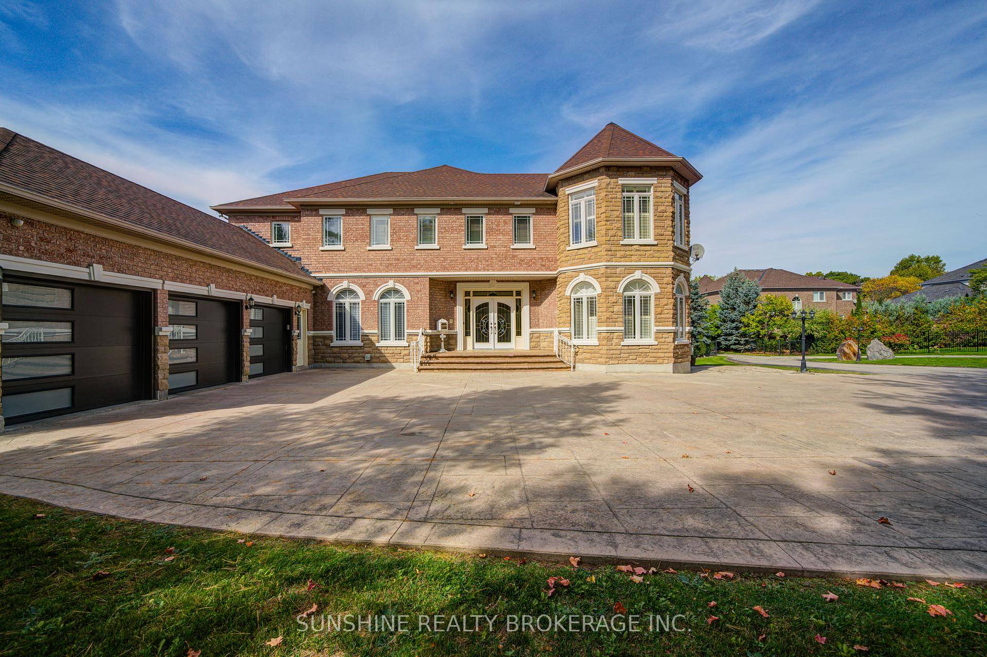 Luxurious Brentwood Estates, This Custom Ballymore Estate Home Is Exquisite With Thousands Spent In Upgrades.