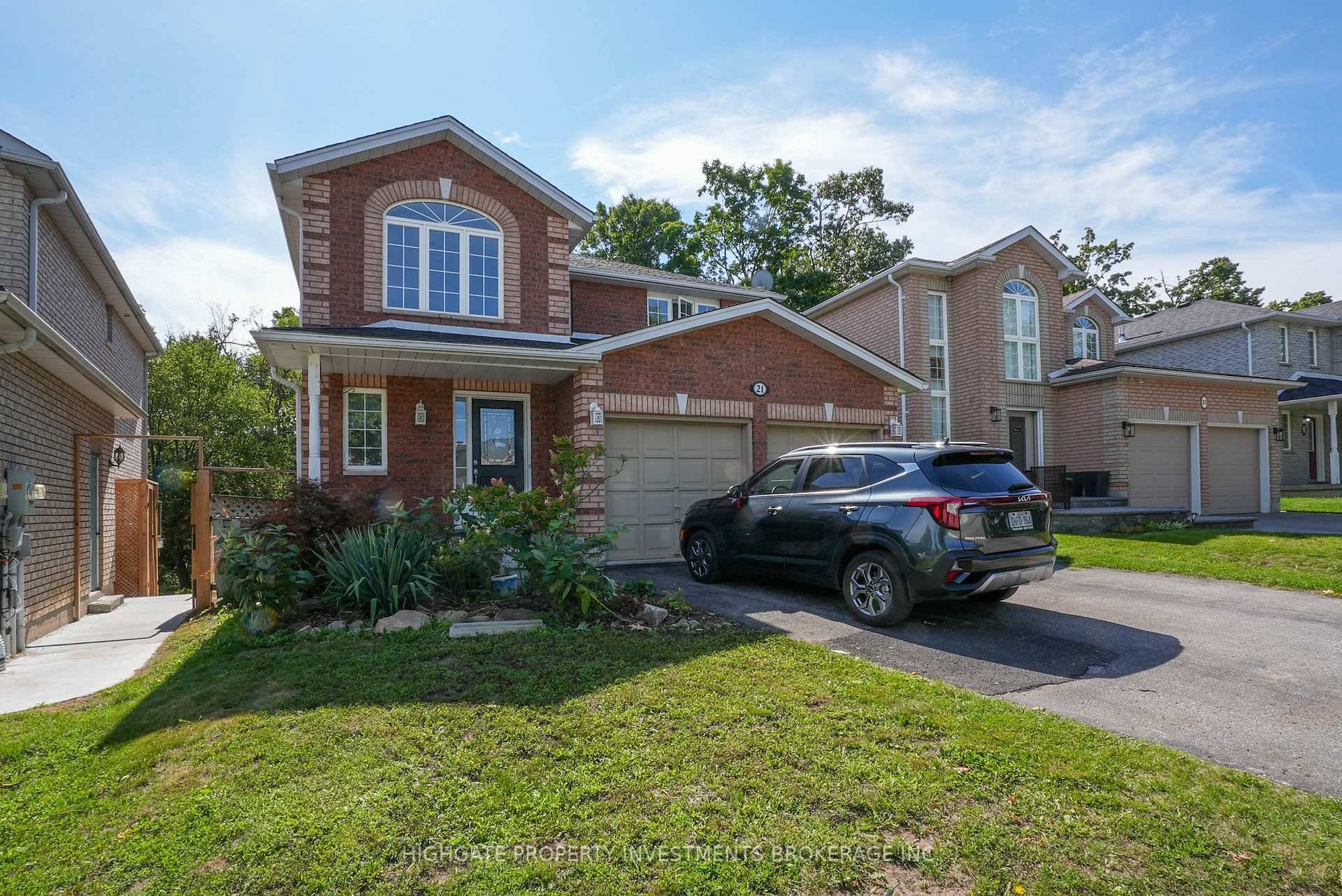 Bright amp ; Spacious 2 Bed, 2 Bath Walk Out Bsmt St.
