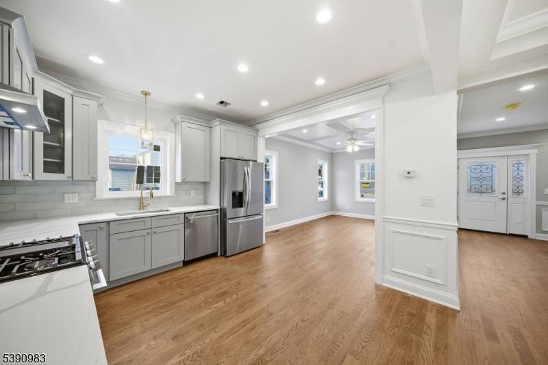 NEWLY CONSTRUCTED 3 BRM JUST STEPS AWAY FROM THE LAKE, COME WITH AN EXTERIOR TESLA CHARGER.