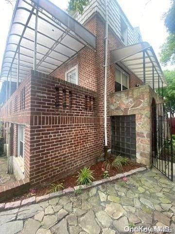 House will be SOLD AS IS.