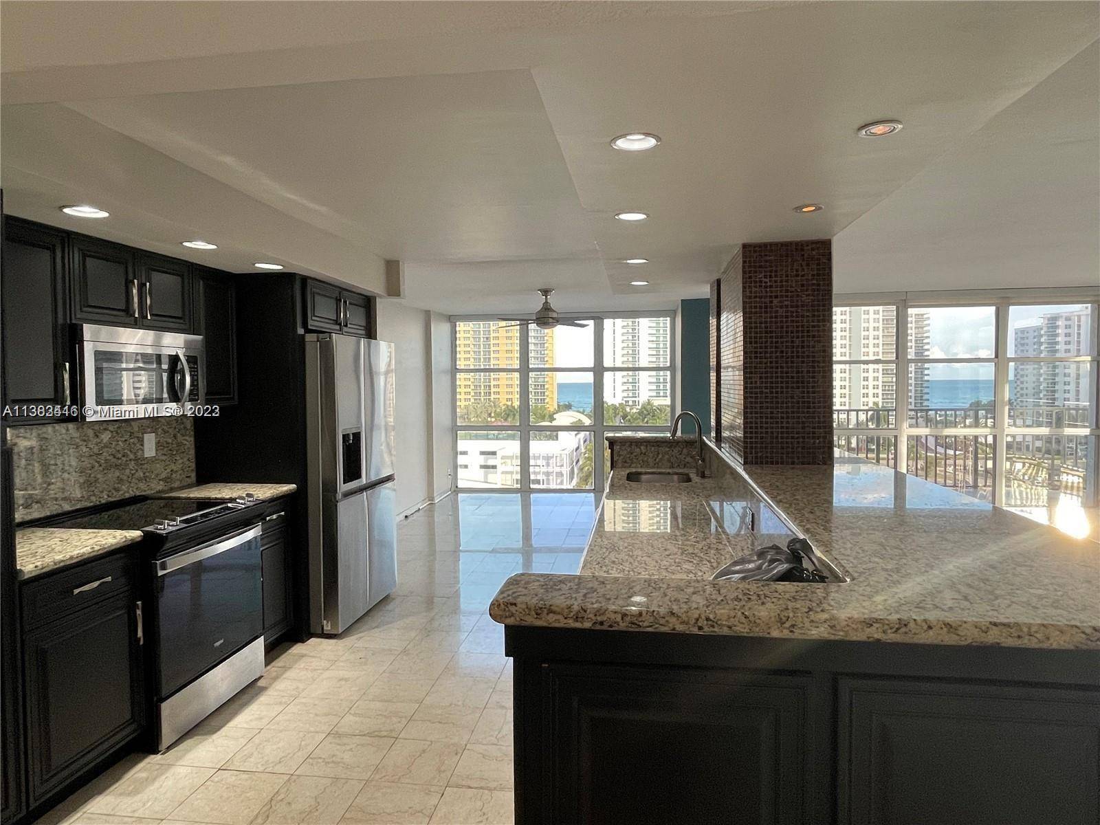 Amazing condo with an impressive view located in the luxurious Oceanview Park.