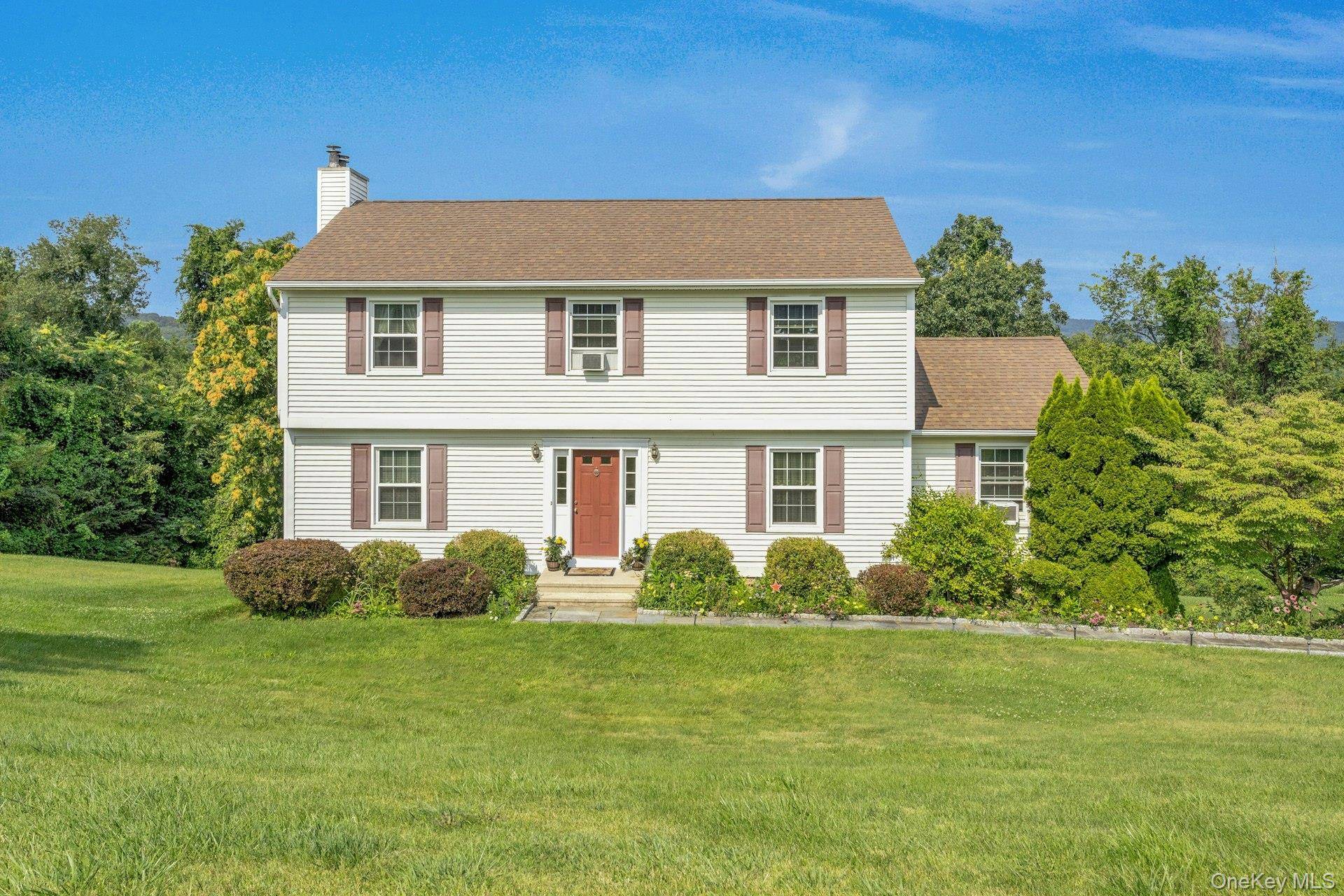 Welcome to 86 Somerset Drive, a stunning 4 bedroom, 2.