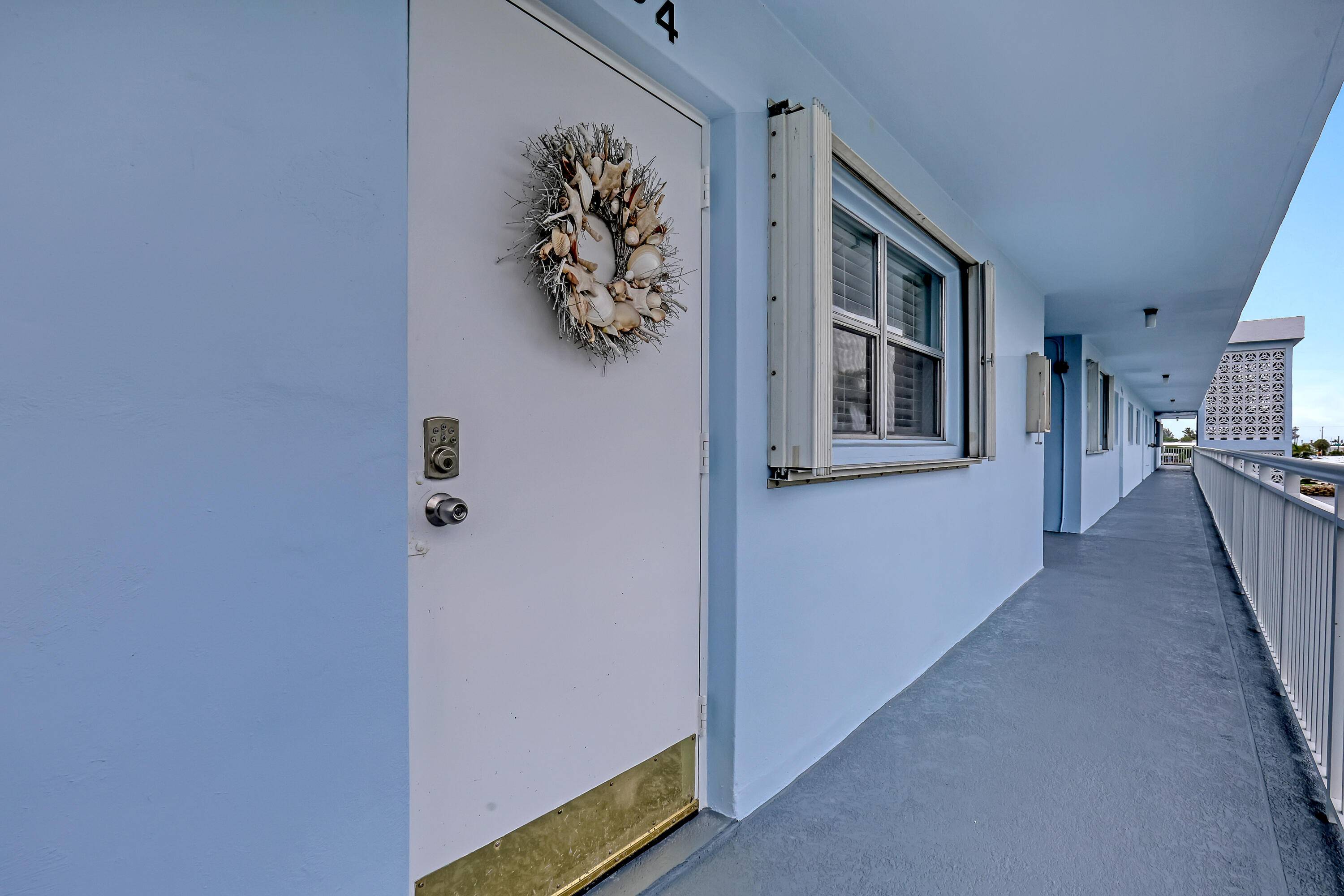 This pristine furnished 2 bedroom, 2 bath condo radiates pride in ownership throughout.