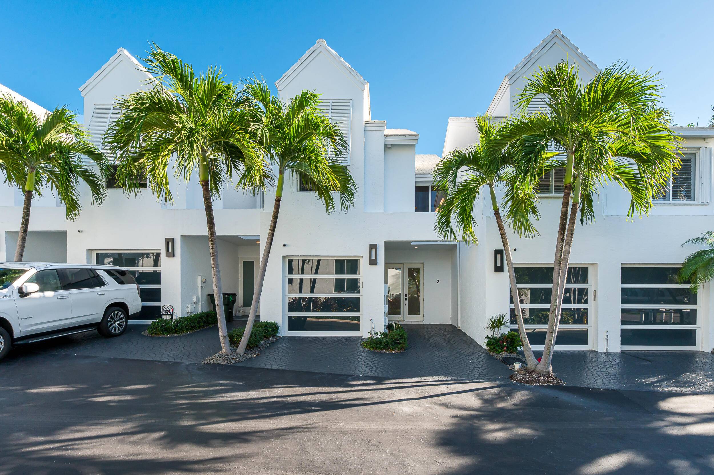 Welcome to one of Delray Beach's most coveted coastal gems !