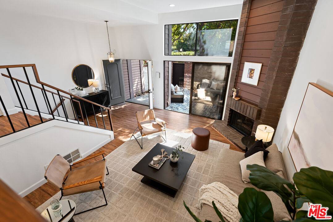 13044 Mindanao Way 3BR Marina Del Rey La