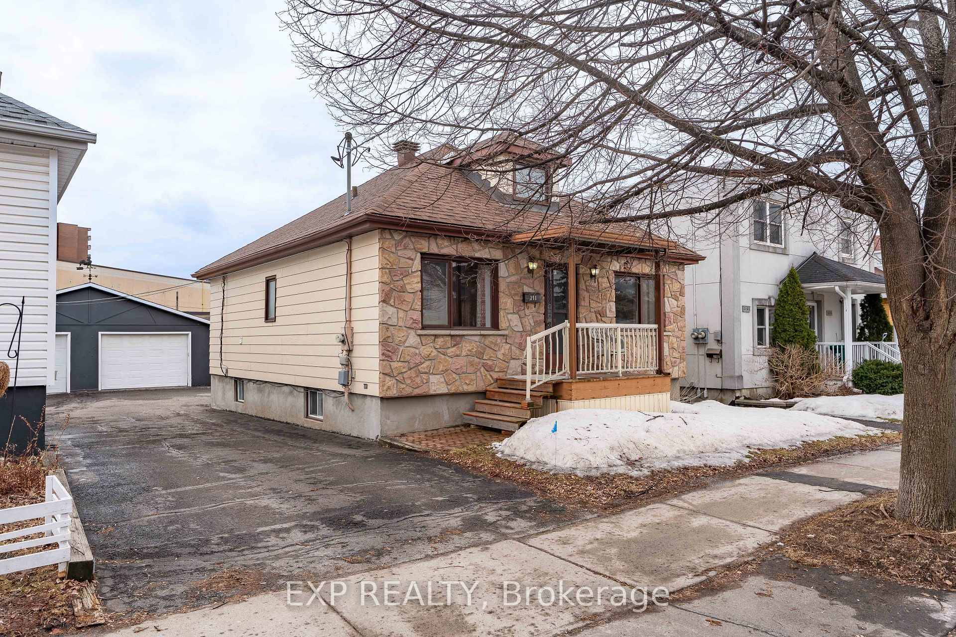 This charming 4 bedroom, 2 bathroom bungalow offers a welcoming and spacious layout, perfect for comfortable living.