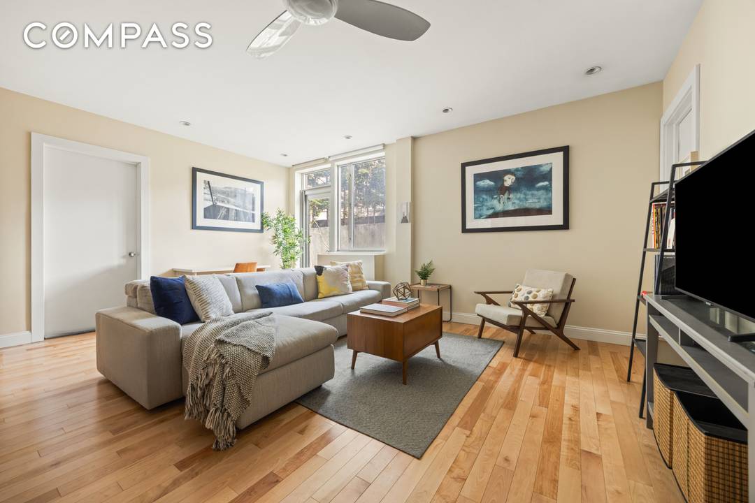 Stunning and rare, this 2 bedroom, 2 bath condo at The Simone in Windsor Terrace offers the perfect blend of style, space, and convenience complete with a huge private outdoor ...