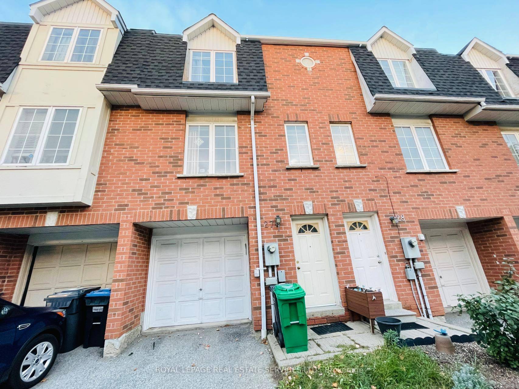 3 Bedroom Townhouse For Rent In Sought After Creditview Eglinton Neighborhood.