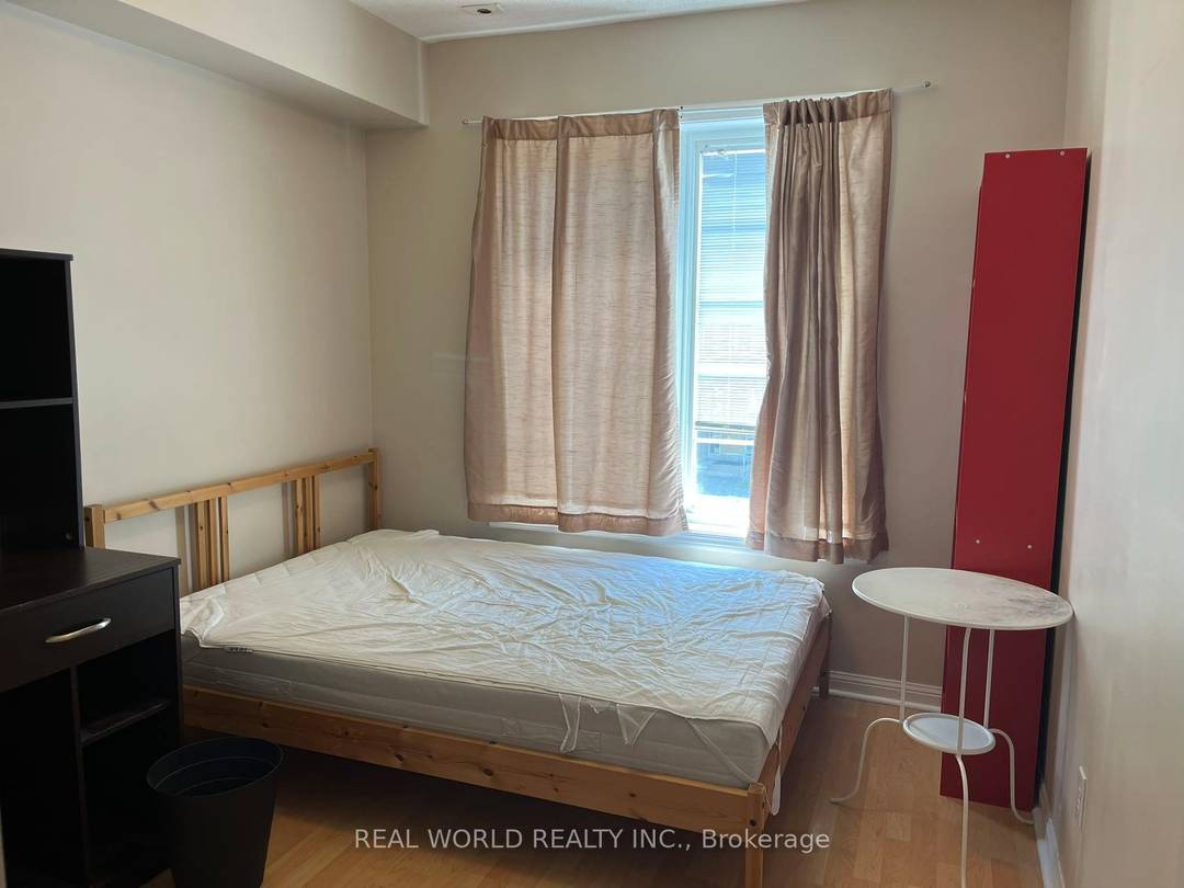 2 bedroom plus a kitchen and a Living room in a 3 bedroom townhouse for lease.