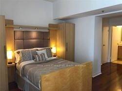 Premium Carpet Free Furnished Executive Pied a Terre in the Heart of Downtown Toronto !
