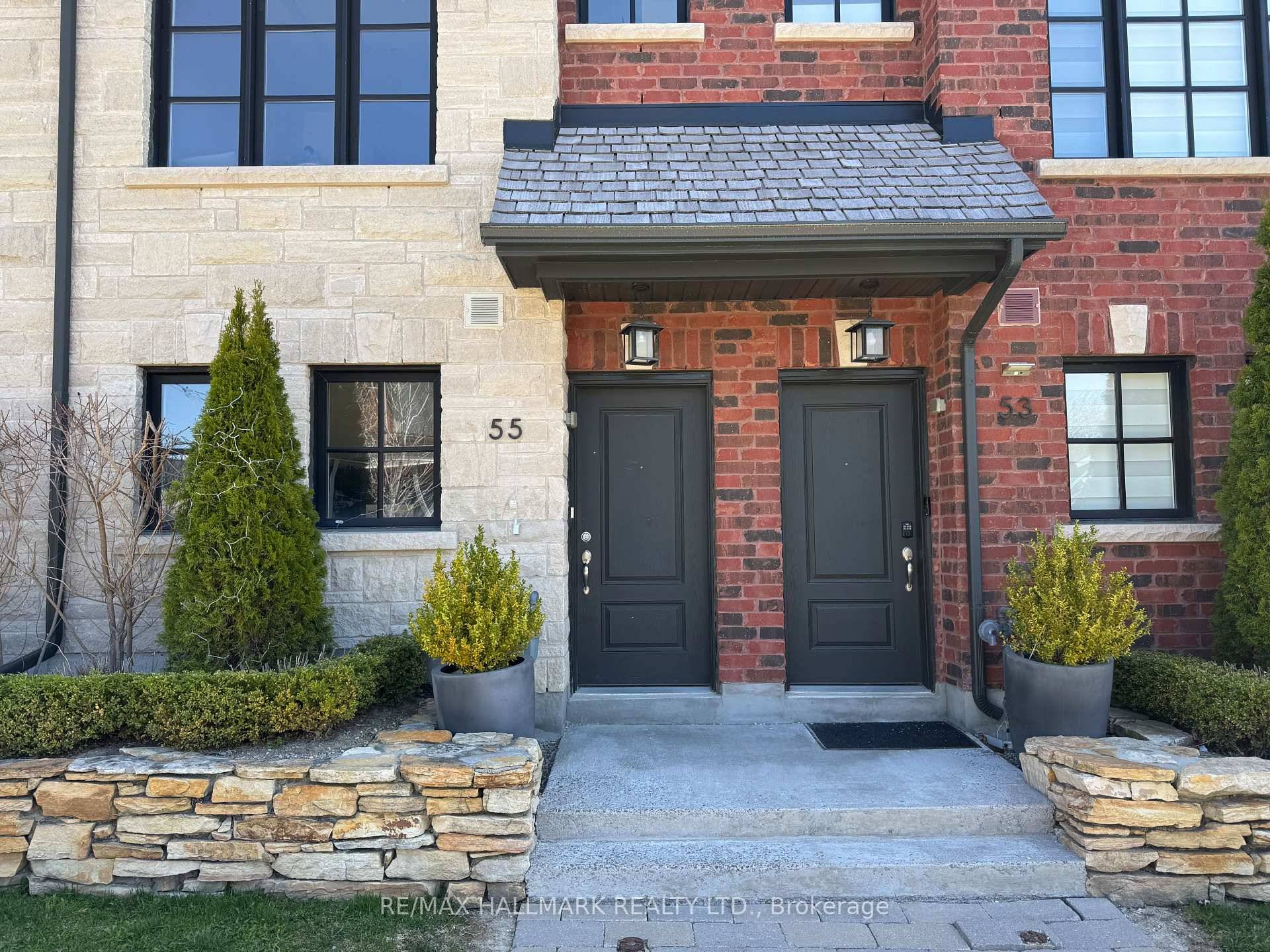 Welcome to this Impeccably Maintained 3 Storey Freehold Executive Townhome in the Heart of Lake Shore Village, Built by Renowned Dunpar Homes !