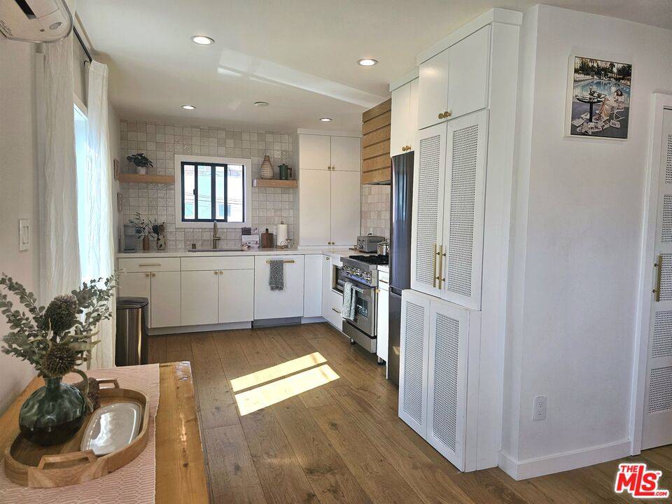 17 Sunset Ave 2BR Marina Del Rey La