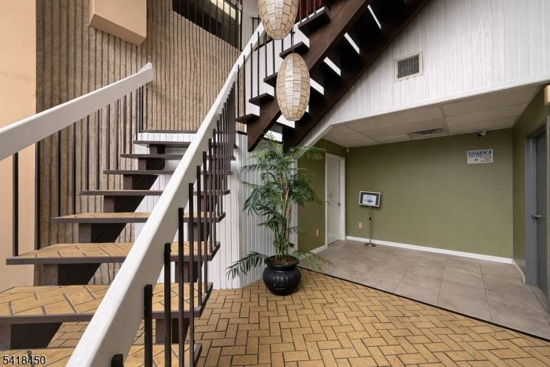 This Somerset County facility is a turnkey solution for large scale bakery production or food manufacturing.