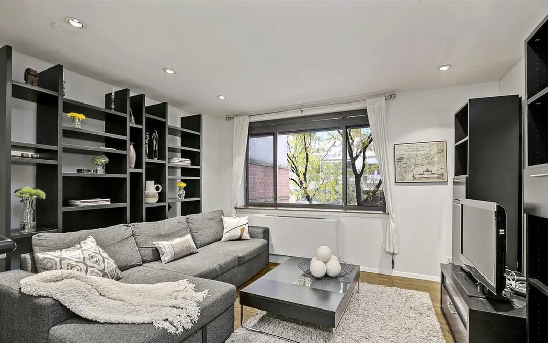 Bright 1 Bedroom Condo Rental in West Chelsea with Elevator, Rooftop amp ; Laundry Now available by exclusive broker 445 West 19th Street, Apartment 2F New York, NY 10011 This ...